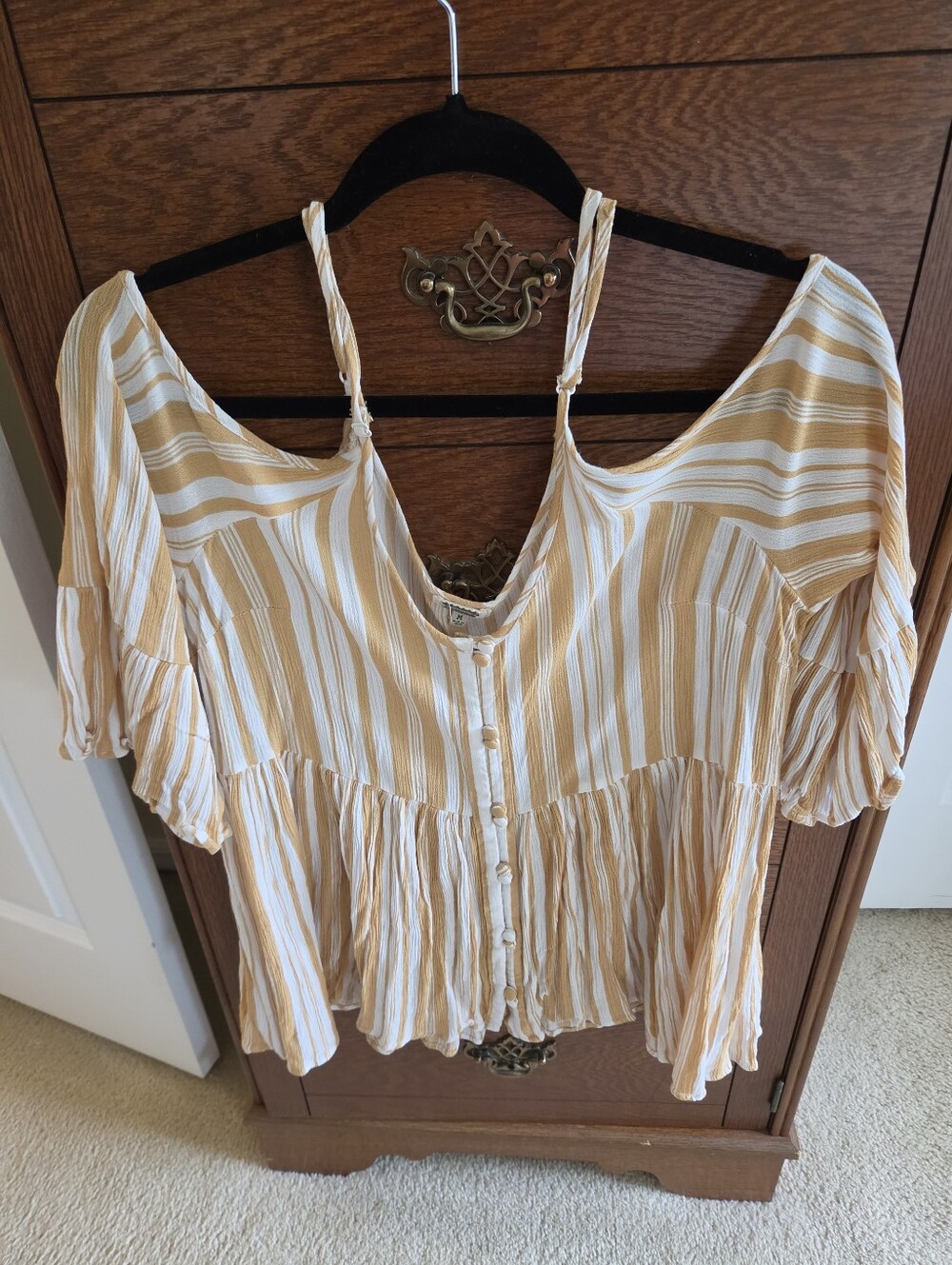gimmicks by BKE Yellow & White Striped Cold-Shoulder Button-Front Top